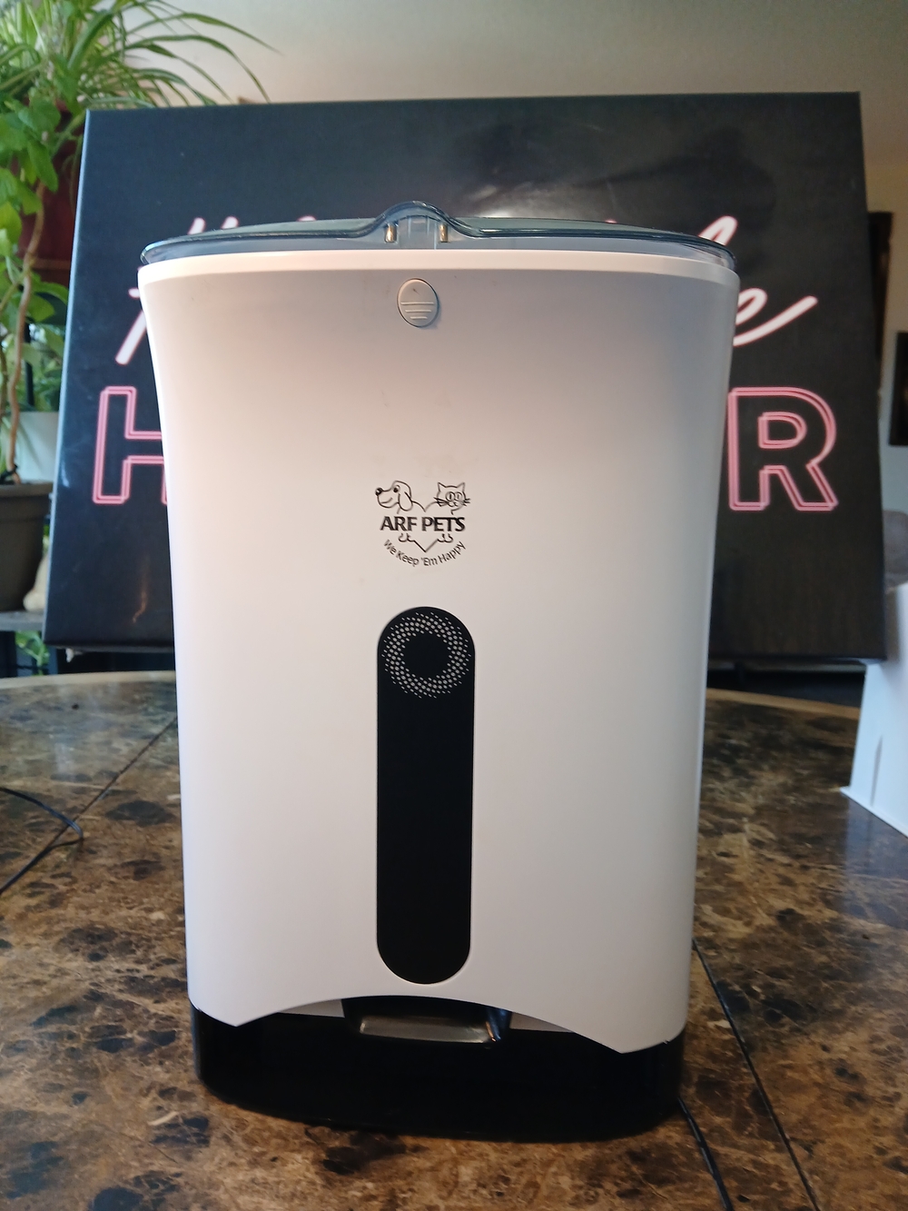 Arf Pets Automatic Pet Feeder Food Dispenser / AC plug

The Arf Pets Automatic P